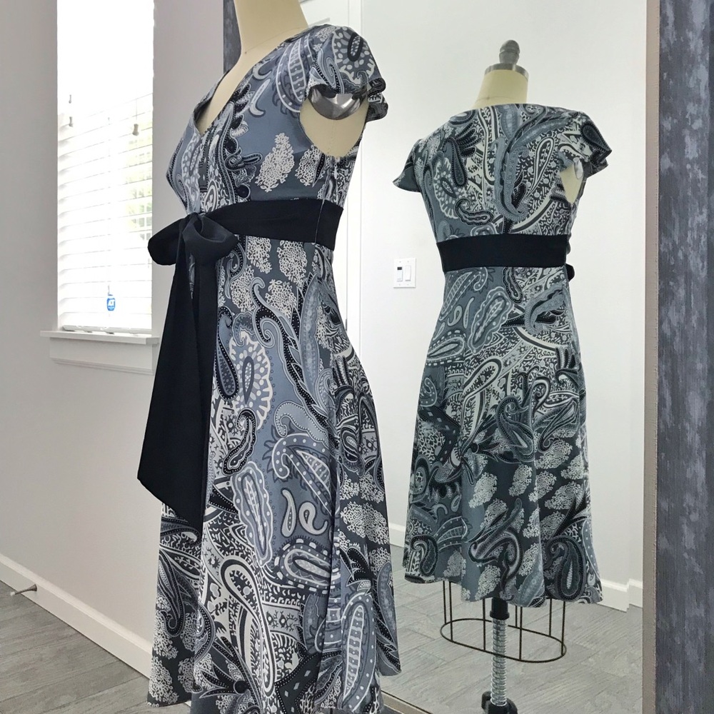 Dress - Picture 2 of 4